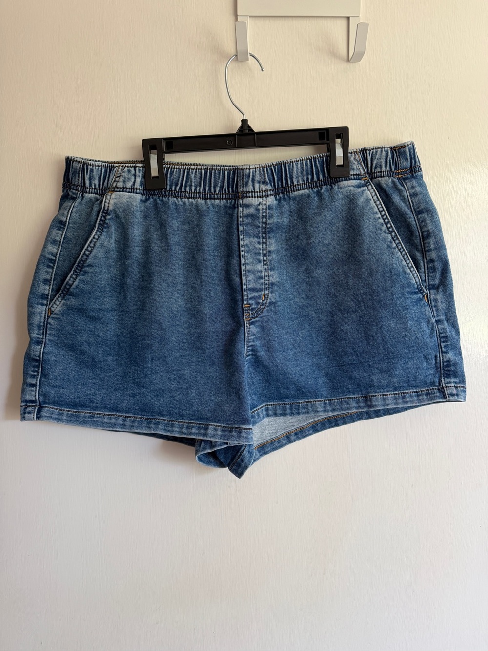 Gap Mid Rise Pull-on Sweatpant Jean Shorts - medium wash